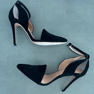 New HALSTON HERITAGE Daphanie Black Suede Heels, Size 8